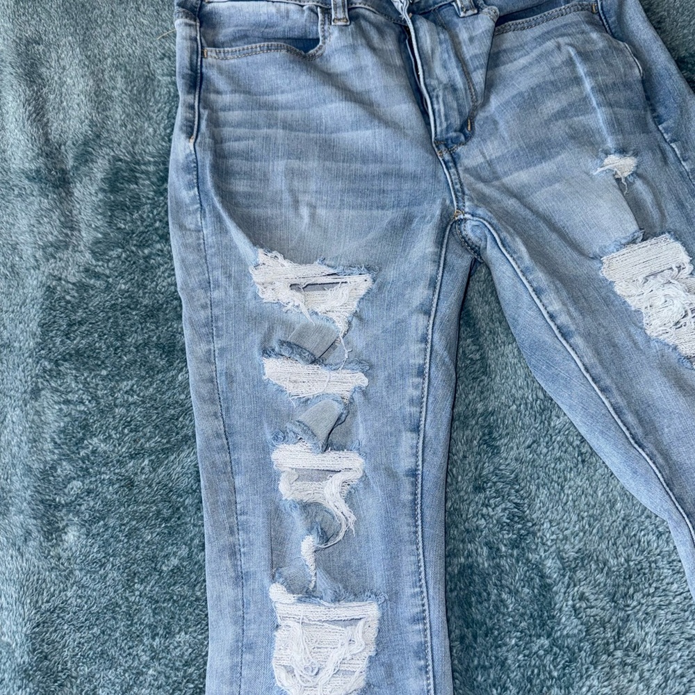 American Eagle Super Hi-Rise Distressed Jeggings - Picture 3 of 5